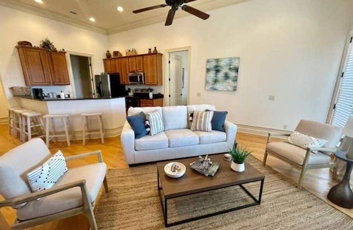 Dadeville Condo | Lakeview with stunning views, private balcony