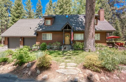 Tahoe Pines House | Lakewalk Lodge at the West Shore by Tahoe Getaways, Pet-Friendly w Sauna!