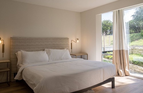 Lakeway Condo | Lakeway Condo + Minutes to Lake Travis - Althea