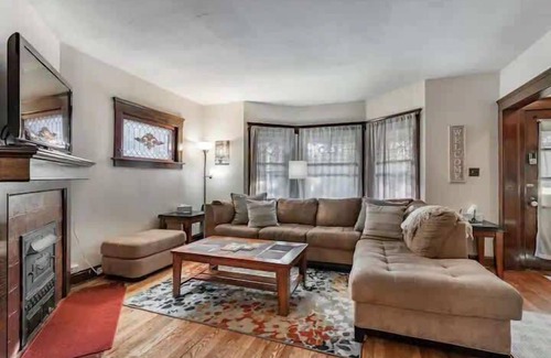 Lakewood Apartment | Lakewood Bed & Biscuit | Pet Friendly | Mins to LKWD Park