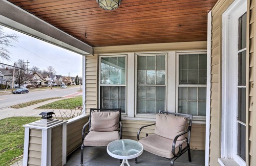 Lakewood Cottage | Lakewood Home w/Yard ~ 8 Mi to Cleveland!