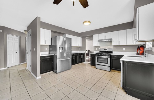 Fox Valley House | Lakewood's Elegance: A Home of Space, Style and Serenity
