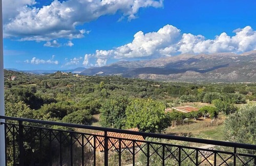 Lakithra Apartment | Lakithra 2 Bedroom flat with rural & sea view