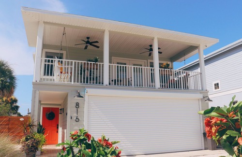 Horton Shores Apartment | LaLa`s Beach House - Walking Distance to the Beach and Shopping