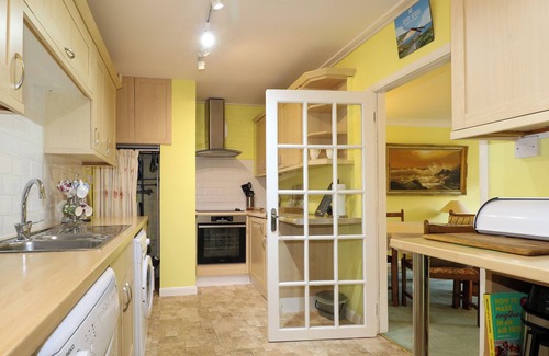 Seaford Cottage | LAMBLES, pet friendly, with a garden in Seaford