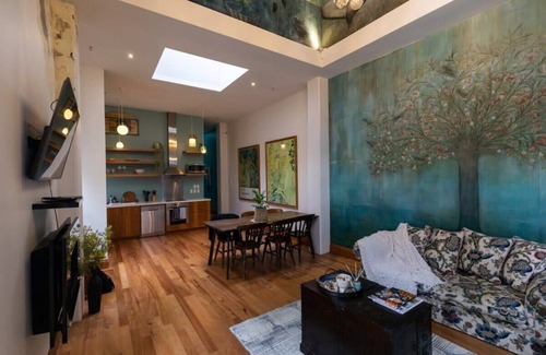 Wellington Apartment | Lambton Quay Loft - Sleeps 10