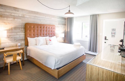 Town Centre Hotel | Lamphouse I King Room with View