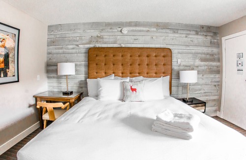 Town Centre Hotel | Lamphouse I King Room with View