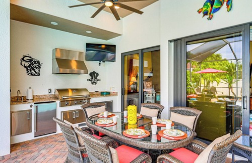 Pelican House | Lanai w/Heated Pool at Cape Coral Escape!