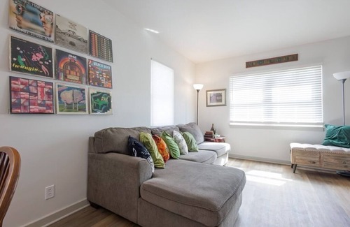 Millersville House | Lancaster/Millersville~ Comfy 4 Bedroom Single Home with 2 Bedrooms on 1st Floor