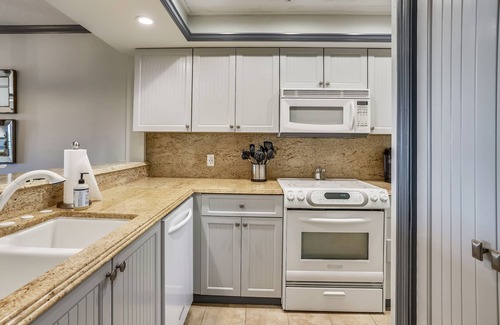Sunset Beach Condo | Land's End 204 building 11 Beach Front|Close to pool|Amazing View