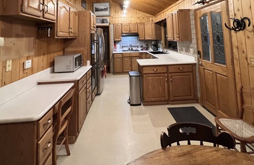 Lander House | Lander Retreat - Gather overlooking downtown and the Wind River Mountains