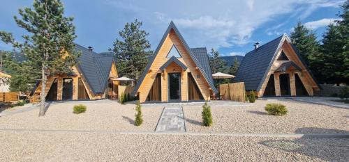Risovac Resort | LandHaus Tri Vikendice - Idiličan boravak u prirodi Blidinja