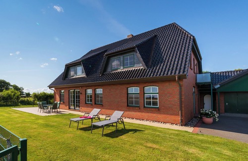 Norderfriedrichskoog House | Landhaus Wittmaack Dircks Modern country house by the North Sea