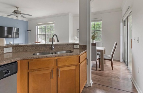 Southside Apartment | Landing | Amazing 1BD, Yoga Studio