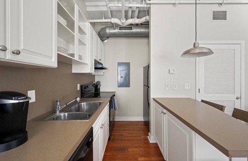 Downtown Nashville Apartment | Landing | Amazing 1BD, Gym