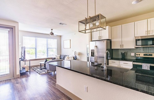 Conroe Apartment | Landing | Amazing 1BD, Gym, Yoga Studio