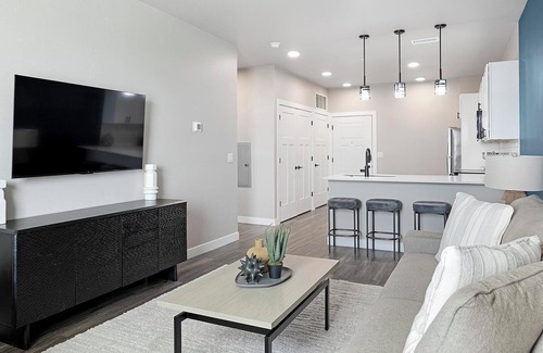 Goodyear Apartment | Landing | Amazing 2BD, Clubhouse