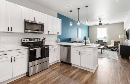 Goodyear Apartment | Landing | Amazing 2BD, Clubhouse