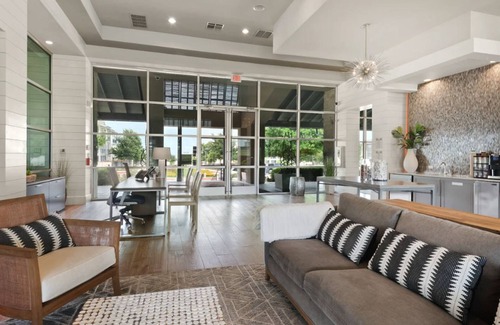 Buda Apartment | Landing | Amazing 2BD, Clubhouse, Gym
