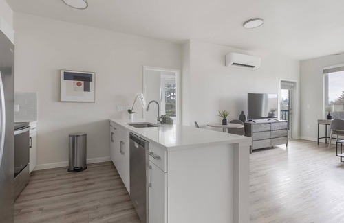 Homestead Apartment | Landing | Amazing 2BD, Gym