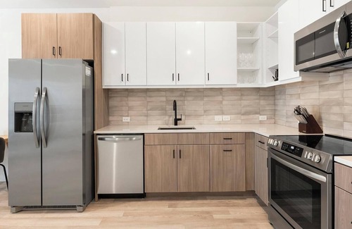 Richmond Apartment | Landing at 1510 Belleville - 1 Bedroom in Scott.