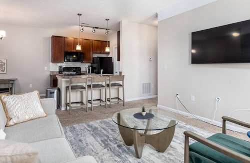 Summit Station Apartment | Landing at Albany Glen Apartments - 1 Bedroom in Preserve South