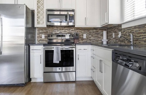 Chapel Hill Apartment | Landing at Apartments at Palladian Place - 2 Bedrooms in Downtown Durham