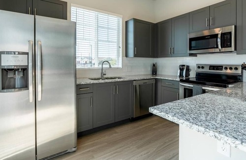 Thornton Apartment | Landing at Avilla Eastlake - 1 Bedroom in Downtown Thornton