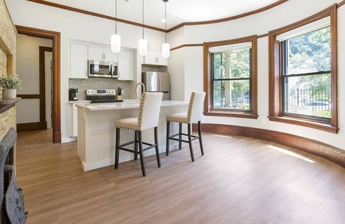 Little Italy Apartment | Landing at Baricelli - 1 Bedroom in University Circle