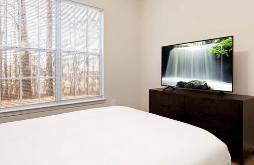 Town Center Apartment | Landing at Barrett Walk - 2 Bedrooms in Town Center