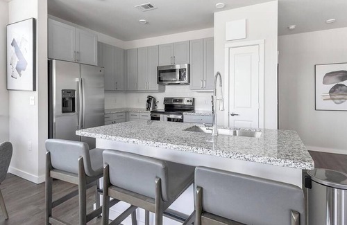 Spring Branch East Apartment | Landing at Bellrock Memorial - 2 Bedrooms in Northwest Houston