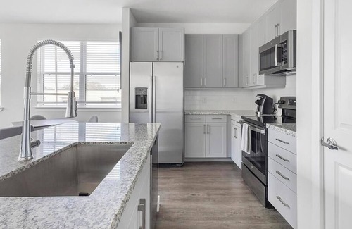 Spring Branch East Apartment | Landing at Bellrock Memorial - 2 Bedrooms in Northwest Houston
