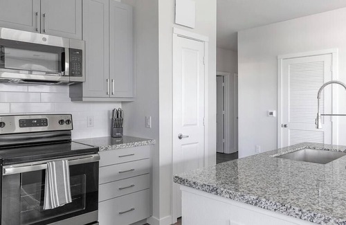 Spring Branch East Apartment | Landing at Bellrock Memorial - 2 Bedrooms in Northwest Houston