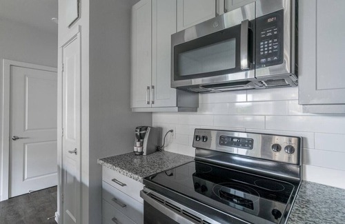Spring Branch East Apartment | Landing at Bellrock Memorial - 1 Bedroom in Northwest Houston