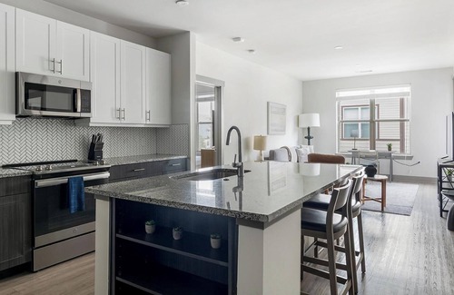 McKinney Apartment | Landing at Bridge at McKinney - 2 Bedrooms in D.