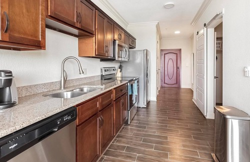 Overland Park Apartment | Landing at Carson Street Towers - Studio in Dow...