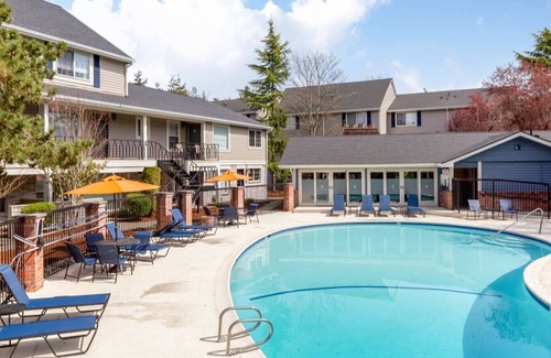 Lynnwood Apartment | Landing at Collins Junction - 2 Bedrooms in Downtown Lynnwood