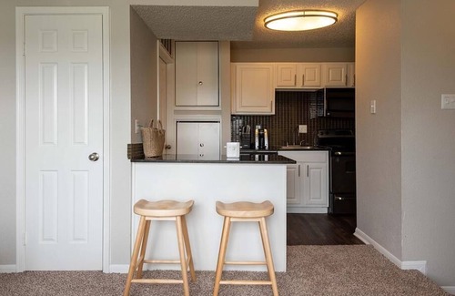 Wells Branch Apartment | Landing at Cottages At Wells Branch - 1 Bedroom in Wells Branch