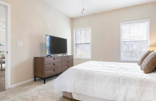 Jamestown Apartment | Landing at Crowne at James Landing Apartments - 1 Bedroom in Downtown High Point