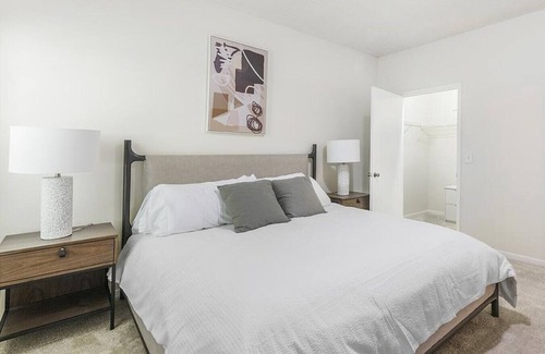 Winston - Salem Apartment | Landing at Crowne Club Apartments - 2 Bedrooms in Downtown Winston Salem