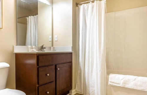 North Newport News Apartment | Landing at Denbigh Village - 2 Bedrooms in North Newport News