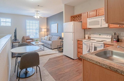Antioch Apartment | Landing at Discovery at Mountain View - Studio in Downtown Antioch