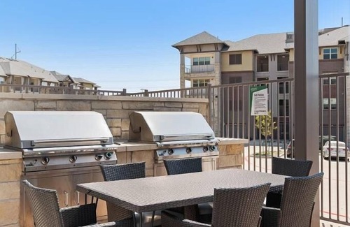 Denton Apartment | Landing at Discovery Park - 1 Bedroom in Downtown Denton