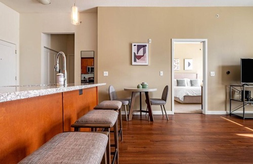 Lenexa Apartment | Landing at Domain at City Center - 1 Bedroom in Downtown Lenexa