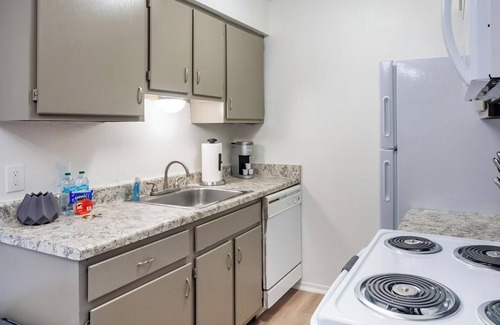 South Tulsa Apartment | Landing at Echo Trail Apartments - 1 Bedroom in.