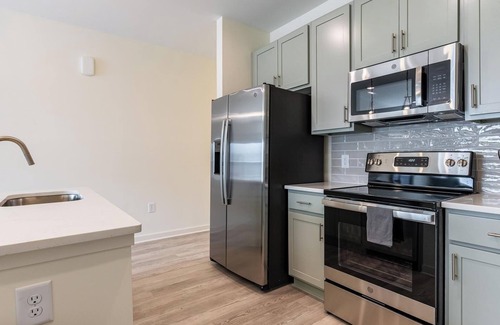 Wilmington Apartment | Landing at Encore at Westgate - 2 Bedrooms in W.