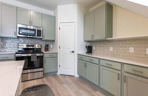Wilmington Apartment | Landing at Encore at Westgate - 2 Bedrooms in W.