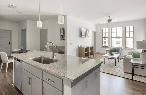 Homewood Apartment | Landing at Estelle - 2 Bedrooms in West Homewood/Edgemont Park