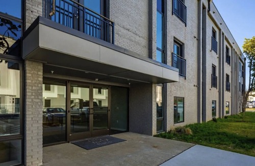 Nashville Apartment | Landing at Fifty Forty Flats - Studio in Lenox Village